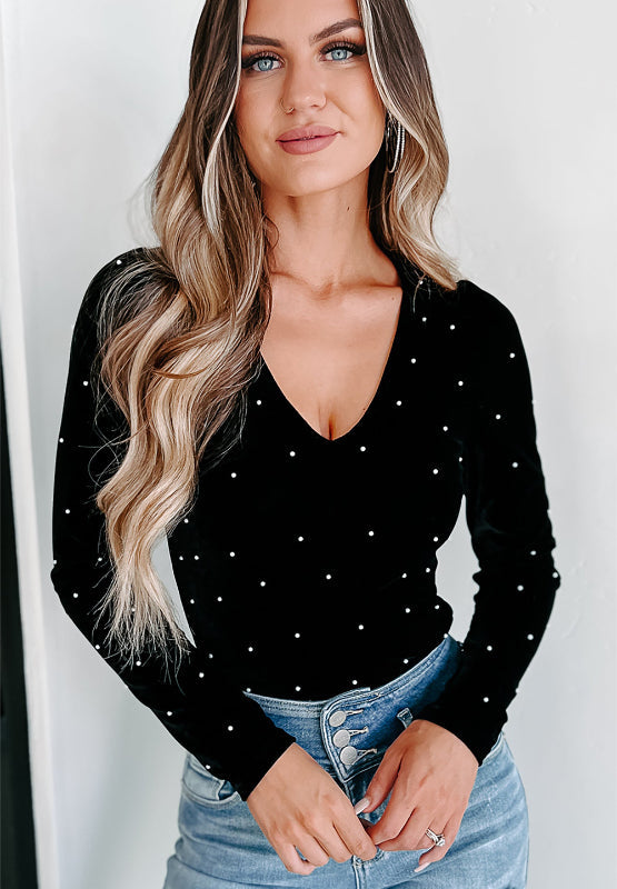 Cristina® | Long-sleeved velvet bodysuit with V-neck and pearl detail