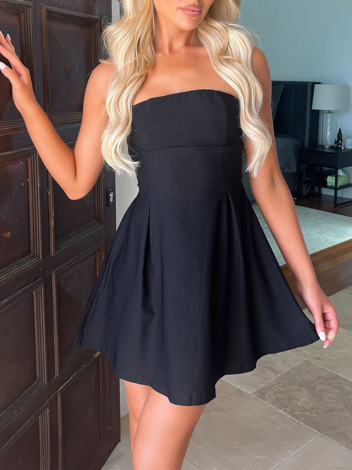 Antonia® | Tube mini dress with a bow at the back