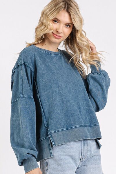 Elizabeth® | Sweatshirt with side slit and exposed seam and crew neck
