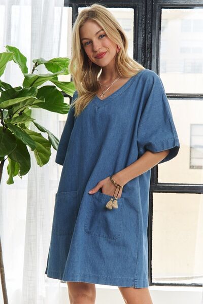 Amanda® | Mini denim dress with a V-neck and half-length sleeves