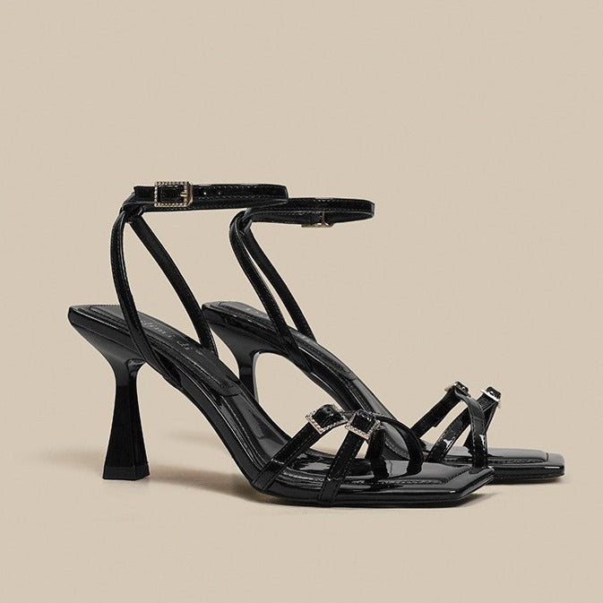 Brigid® | Women's shoes with a chunky heel and ankle strap