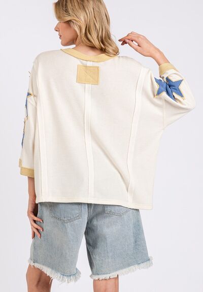 Constanza® | Top with side slit and round neckline and star patch