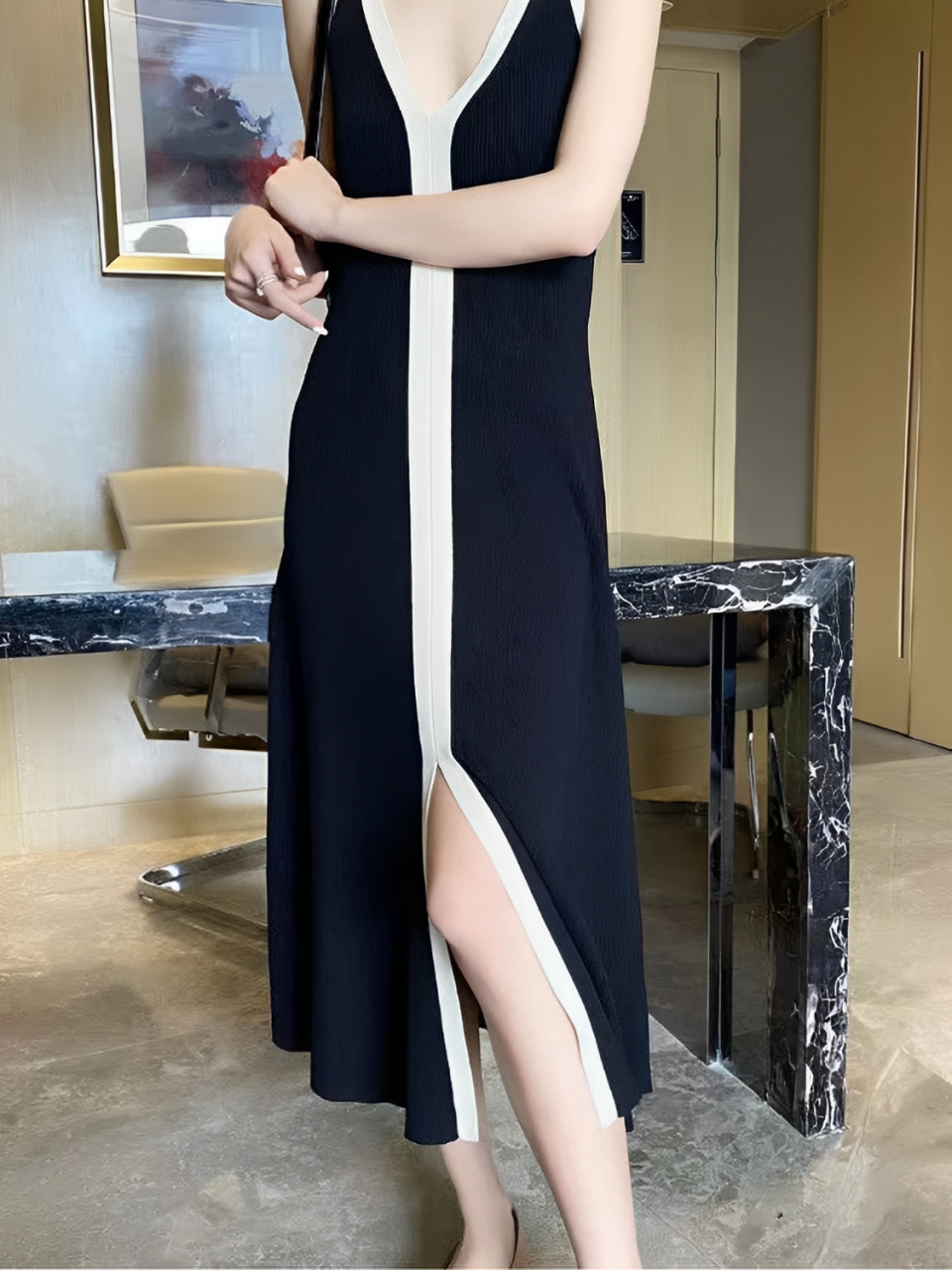 Adriana® | V-neck dress