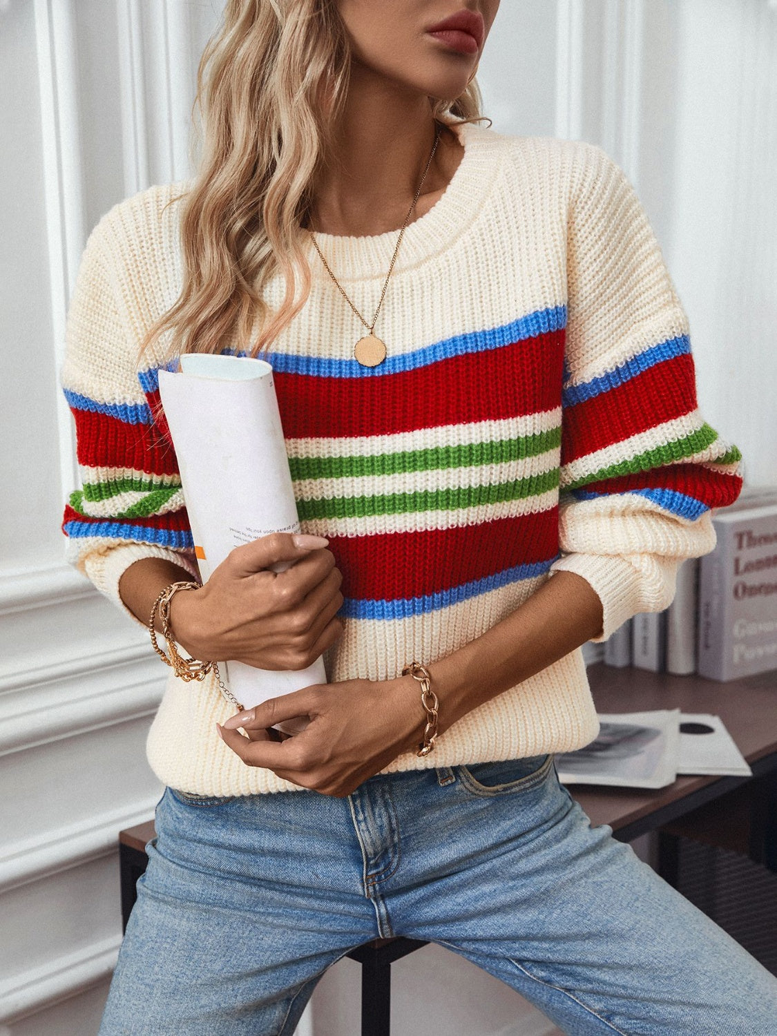 Brígida | Long-sleeved sweater with contrasting stripes and a crew neck