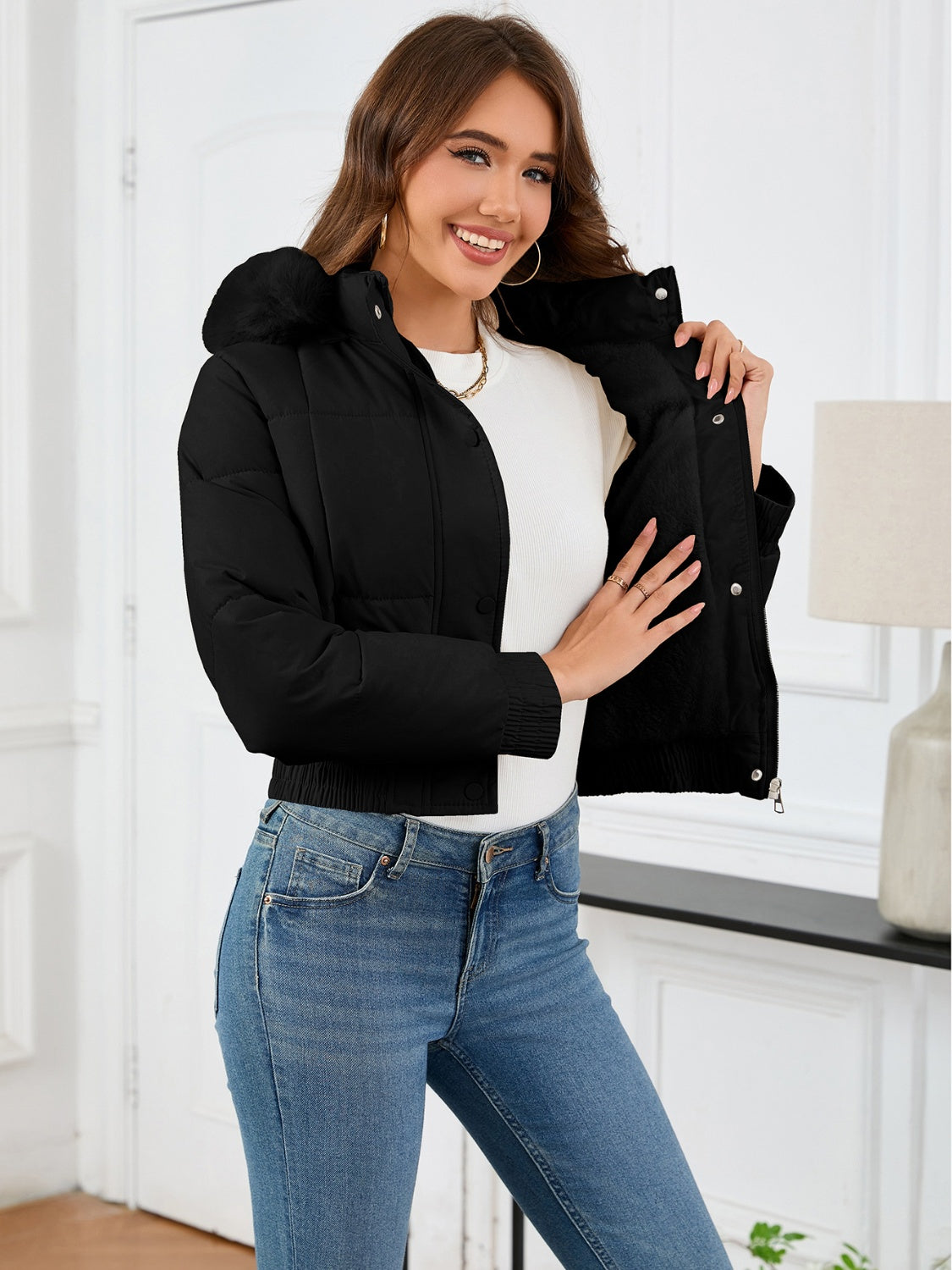 Eleonora® | Long-sleeved, cropped winter coat with hood and pockets