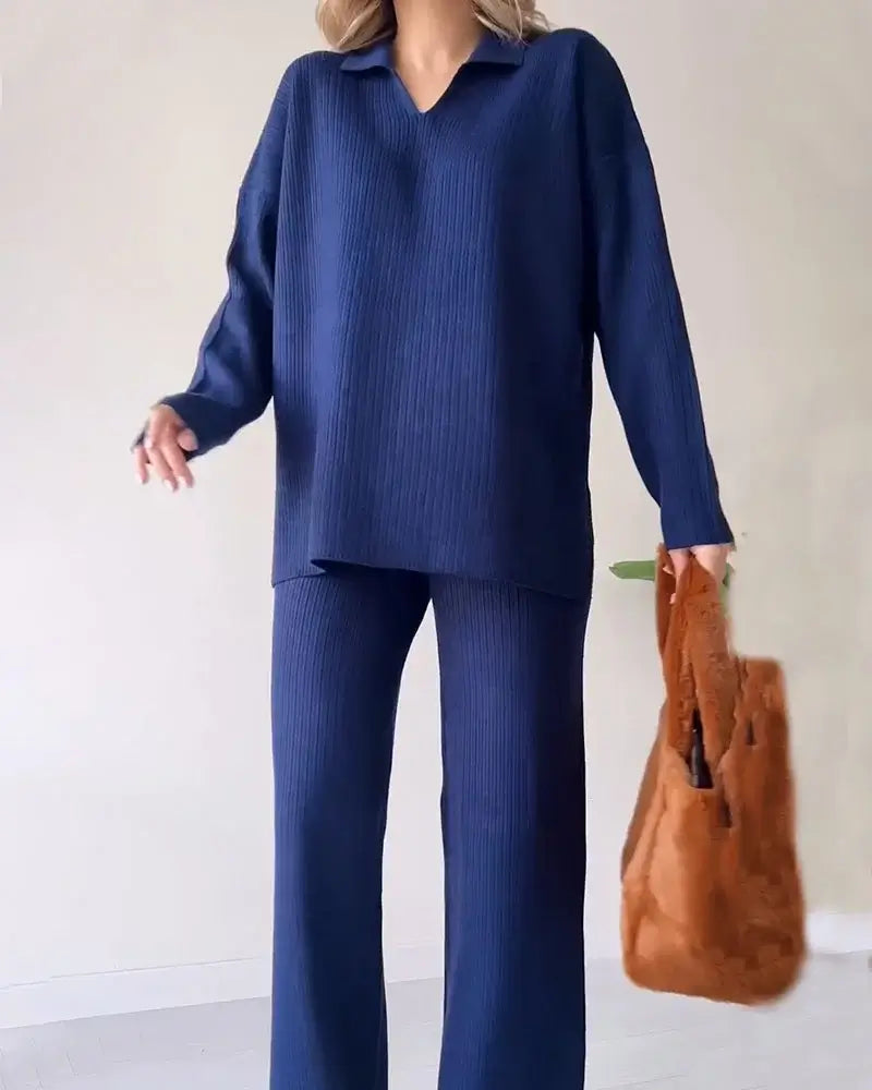 Aranza® | Elegant two-piece knitted set for women with a V-neck