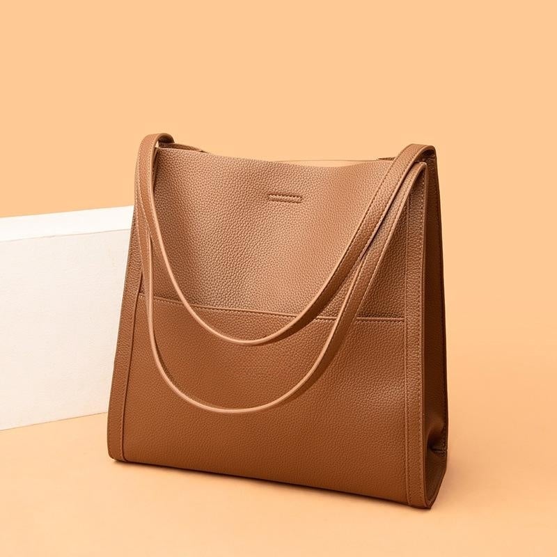 Elisa® | Elegant and spacious leather shoulder bag