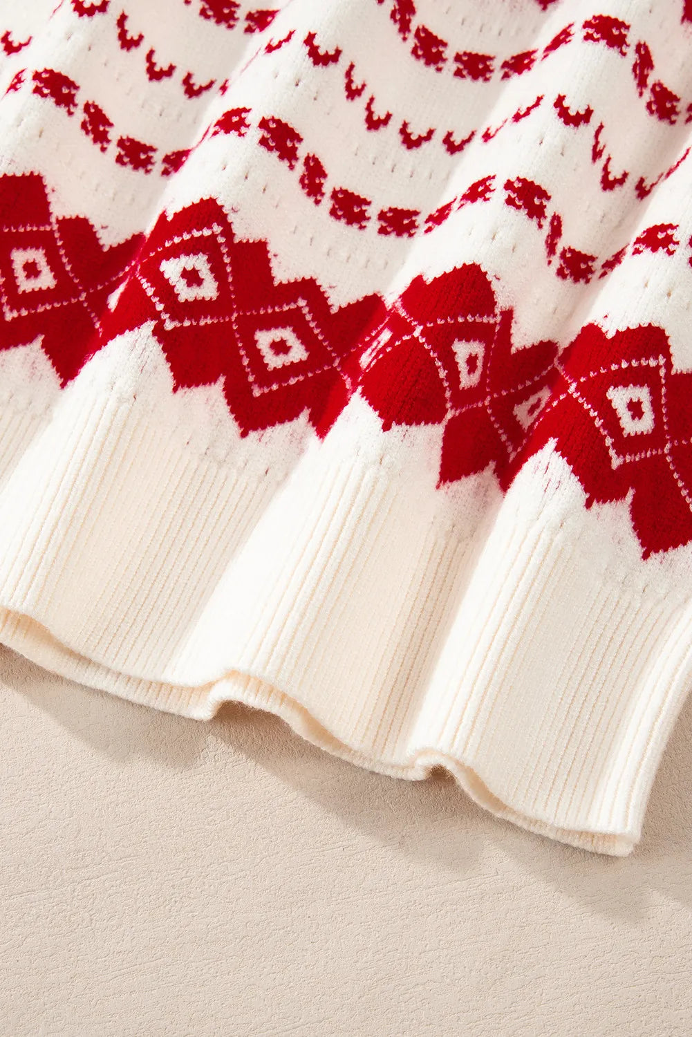 Claudia® | Pullover with a geometric crew neck and dropped shoulders