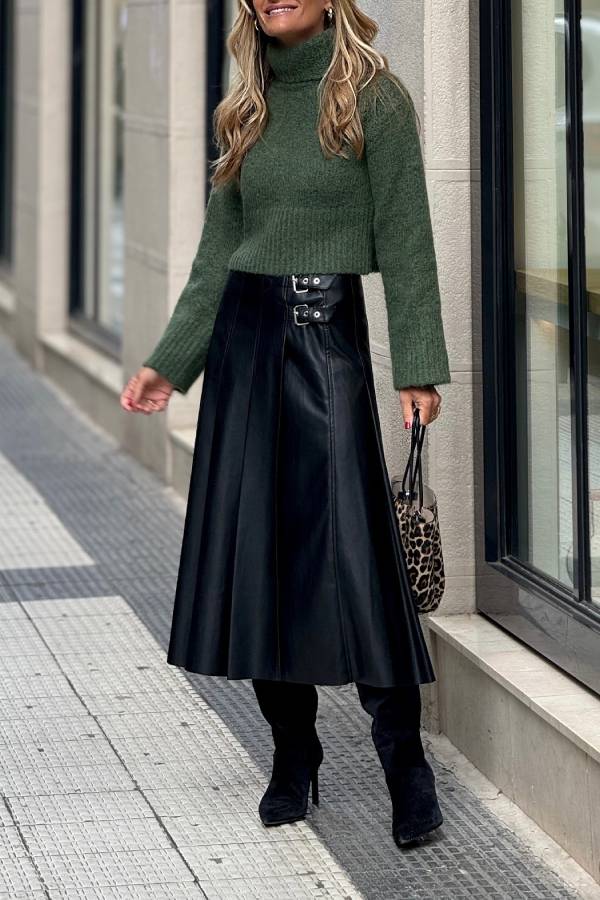 Cecilia® | Metal buckle-embellished mid-length A-line leather skirt