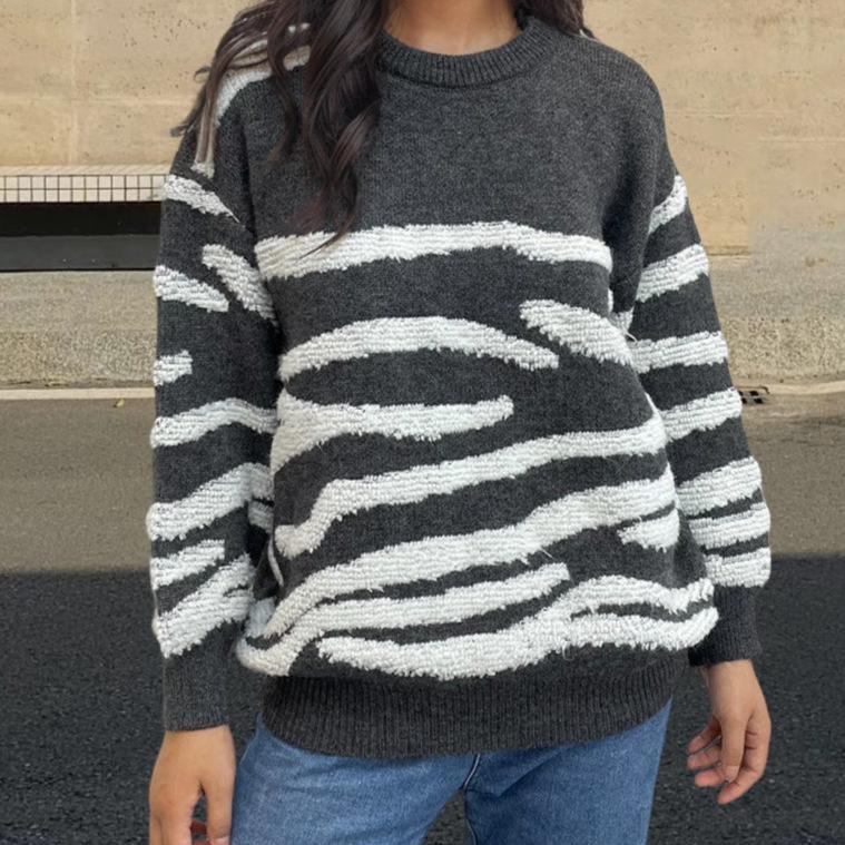 Dahlia® | Cashmere women's sweater with a ruffled striped pattern