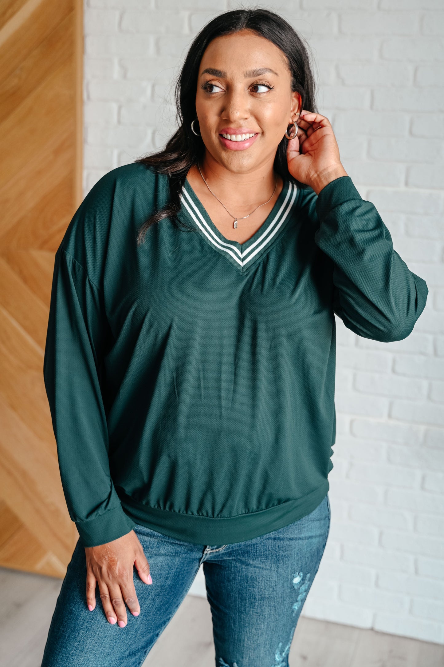Daria® | All Out Comfort V-neck sweater in midnight green