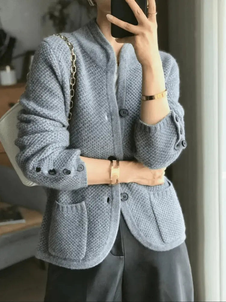 Catalina | Amanda – Chic ladies cardigan with buttons Modern