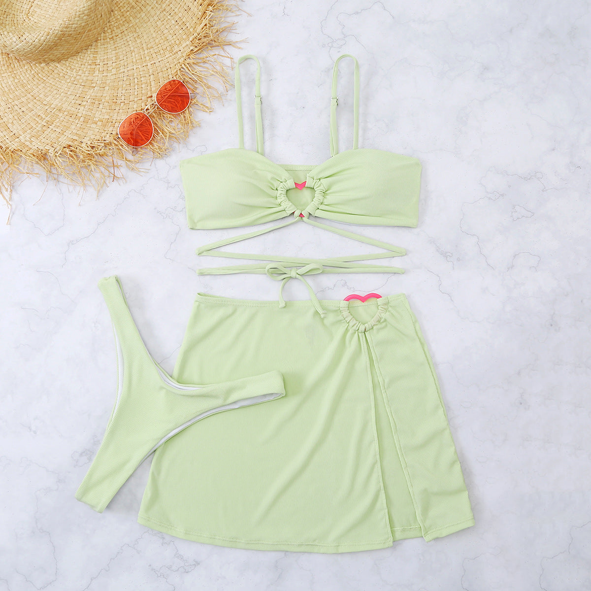 Donna | Stylish Women's Bikini Set for Trendy Beach Look