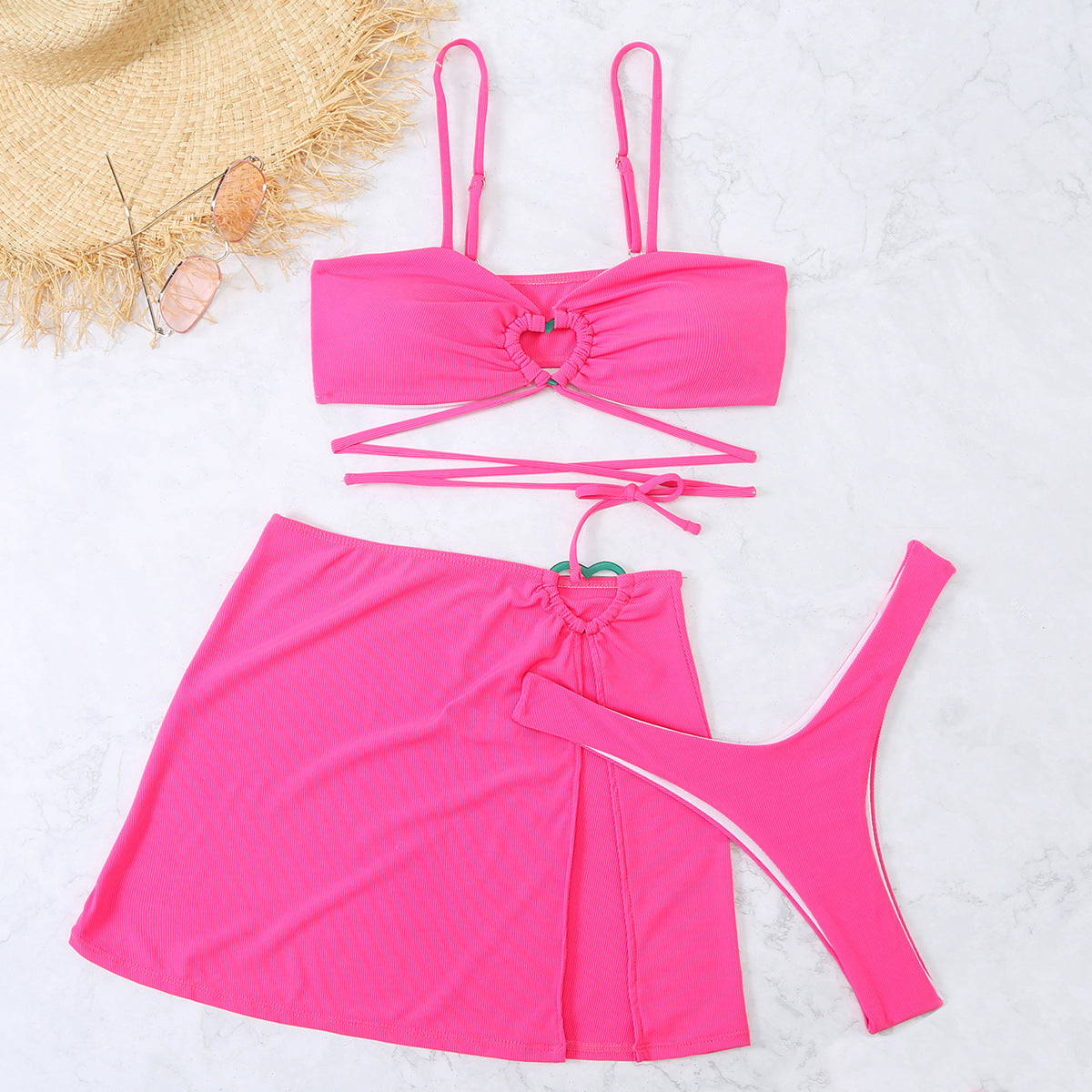 Donna | Stylish Women's Bikini Set for Trendy Beach Look