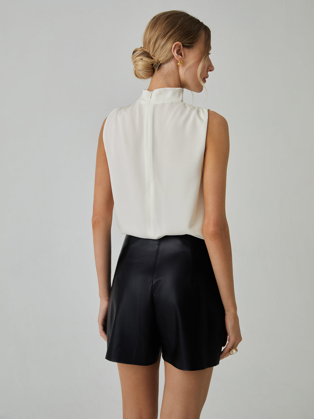 Brenton® | Pleated Sleeveless Blouse With A High Collar