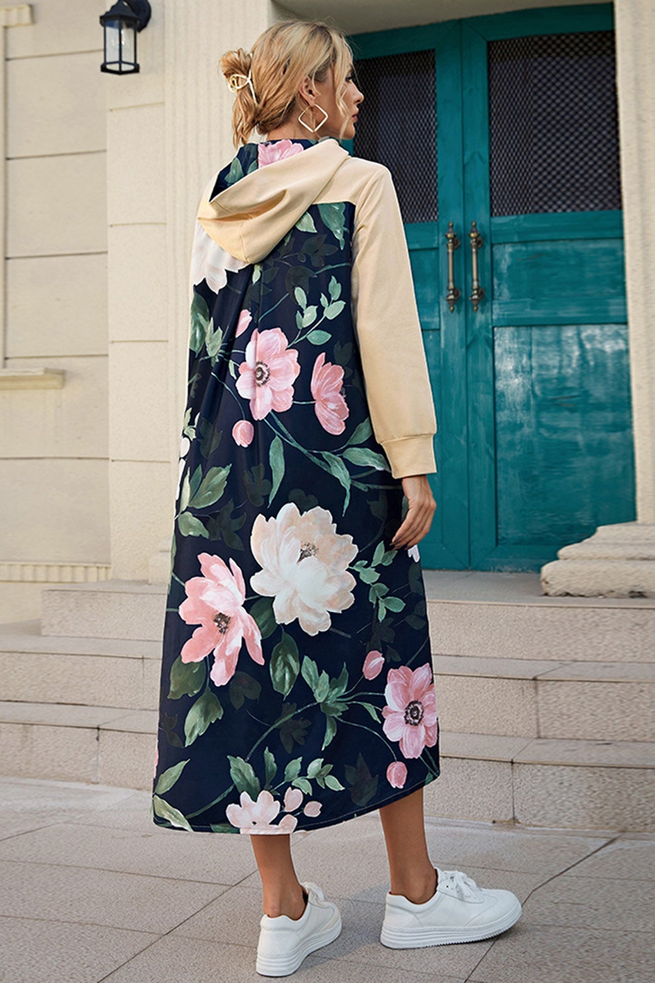 Catarina® | Long hoodie in patchwork cotton with floral print on the back