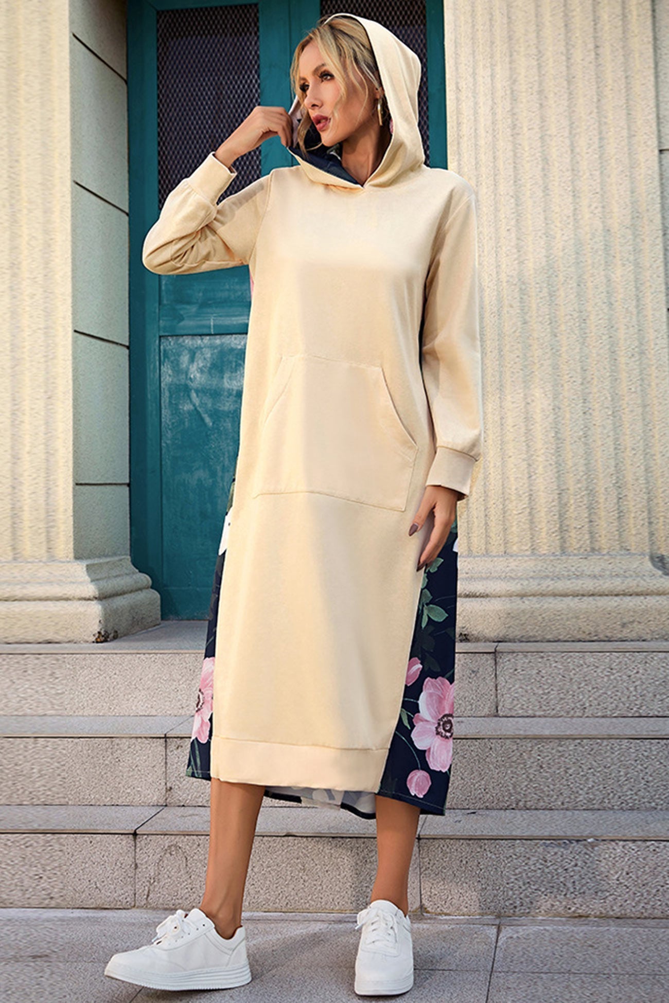 Catarina® | Long hoodie in patchwork cotton with floral print on the back
