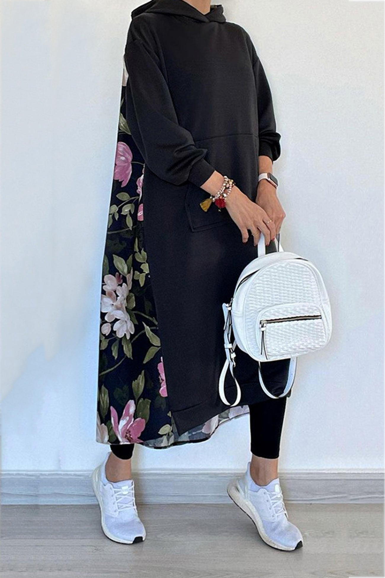 Catarina® | Long hoodie in patchwork cotton with floral print on the back