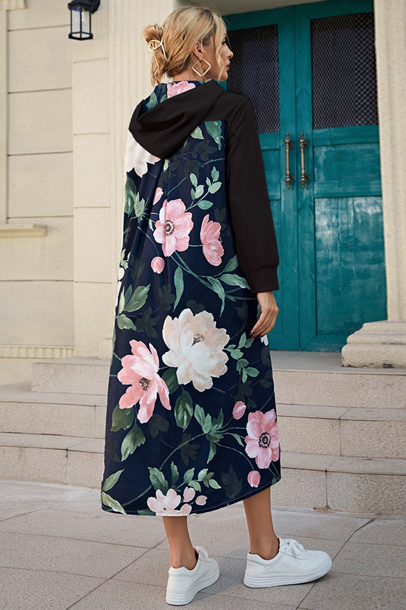Catarina® | Long hoodie in patchwork cotton with floral print on the back