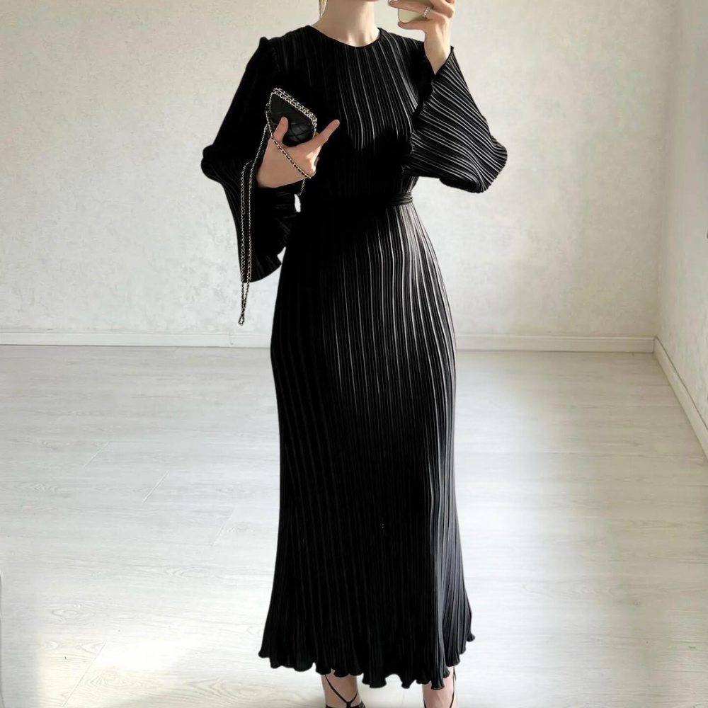 Constance® | Timeless pleated maxi dress for women
