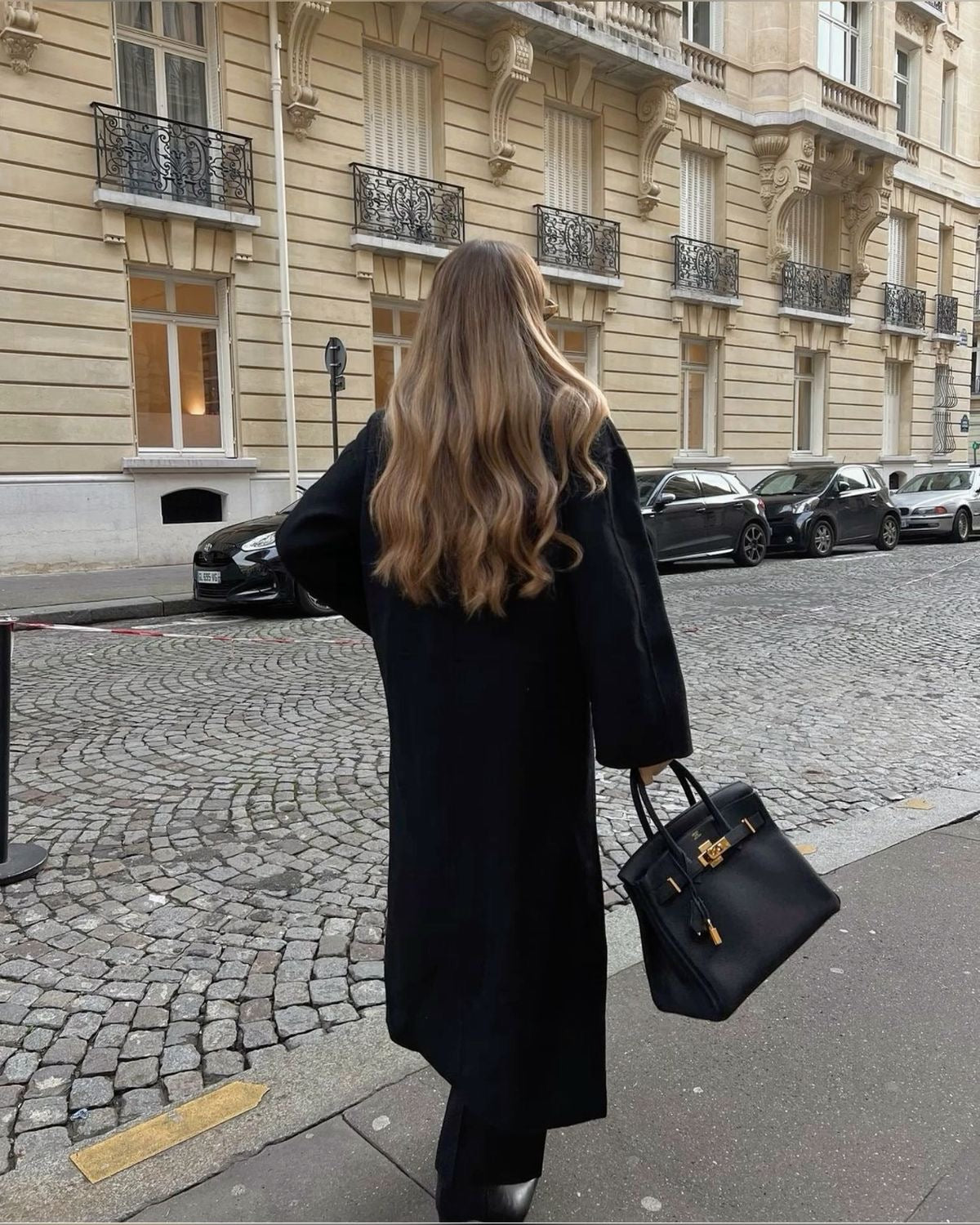 Amalia | -breasted buttons and an elegant fit