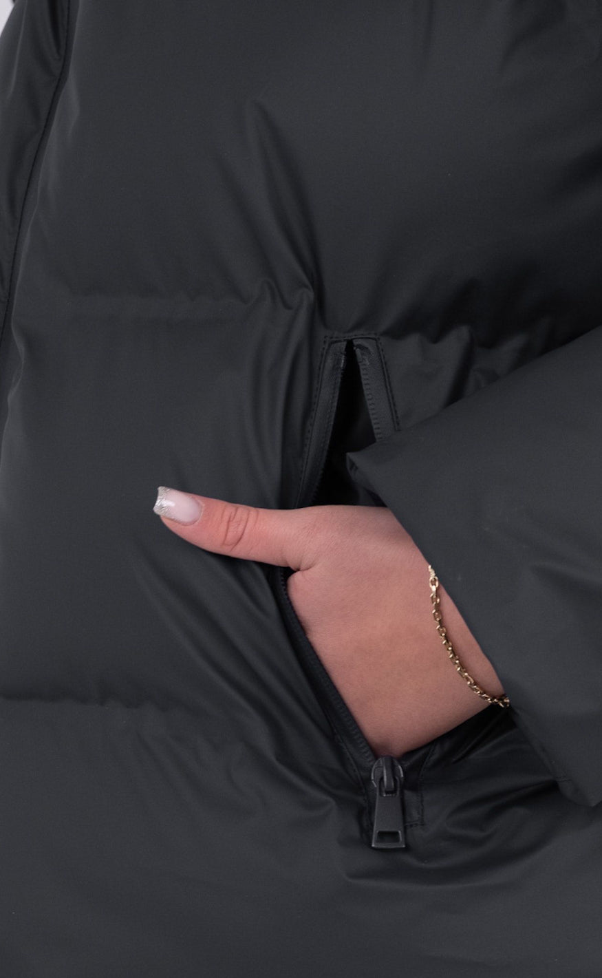 Antonia | Women's down jacket with hood Elegant and versatile