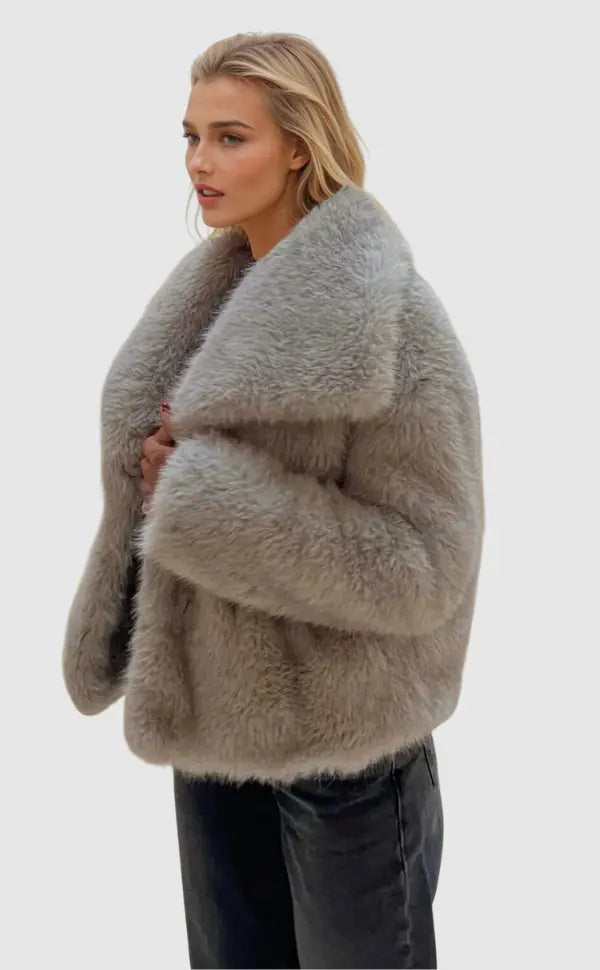 Claudia | Women's Faux Fur Jacket Luxurious Stylish