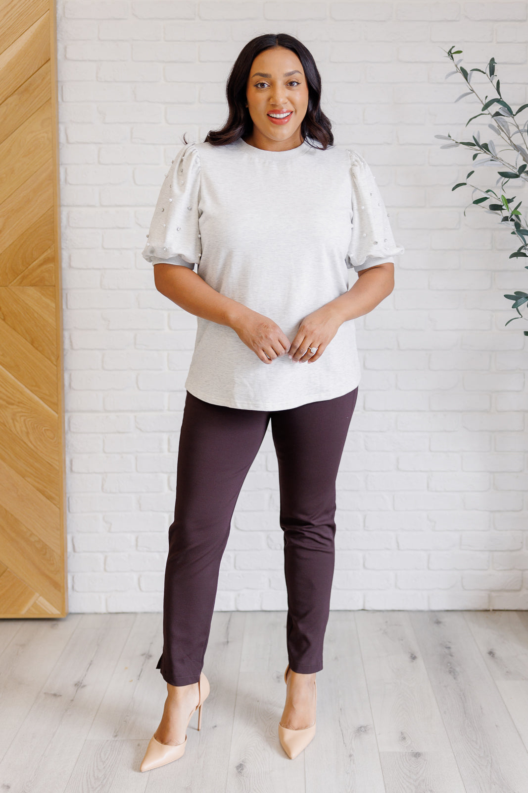 Ariadna® | Diamonds and Pearls puff sleeve top in light gray