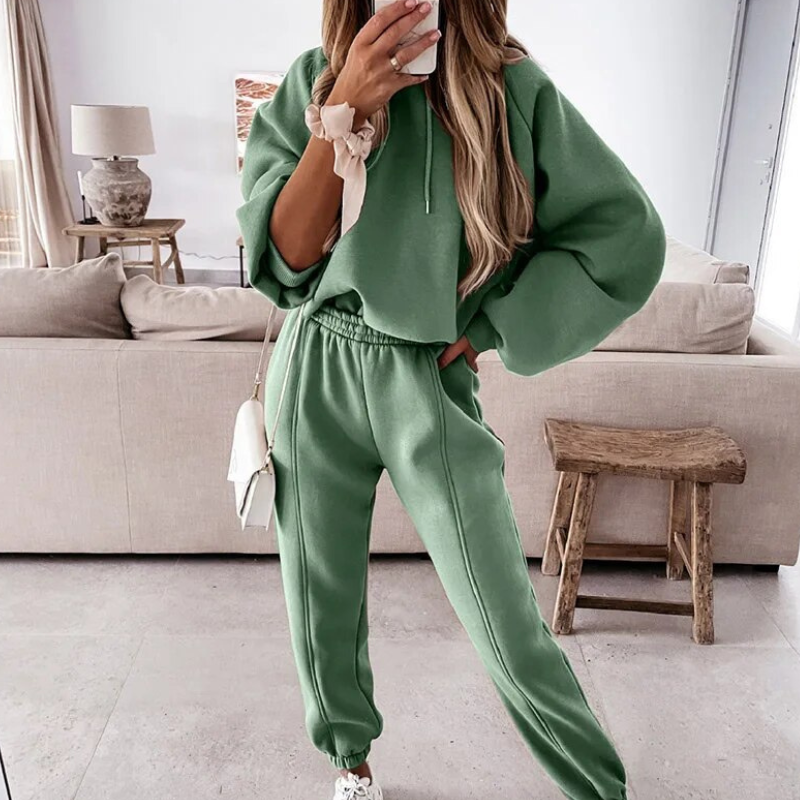 Camila | Set of hoodie and pants for women