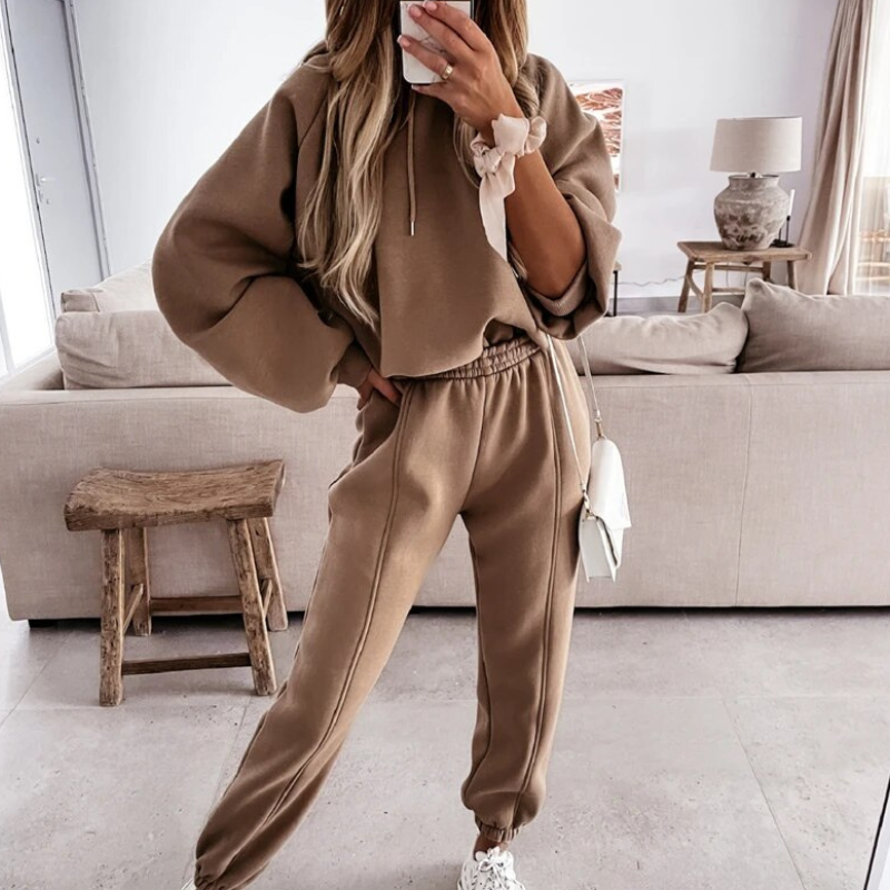 Camila | Set of hoodie and pants for women