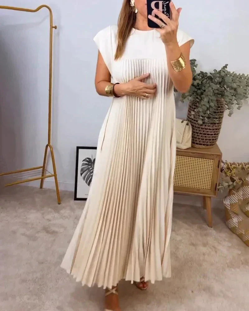 Carla® | Sleeveless dress with pleats
