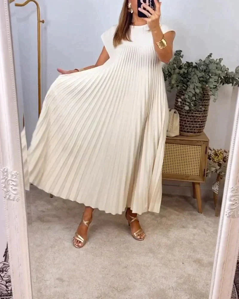 Carla® | Sleeveless dress with pleats