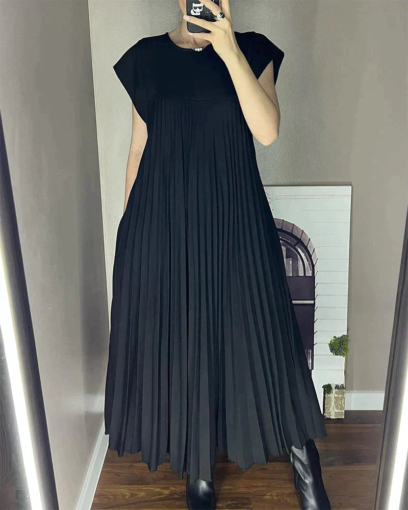 Carla® | Sleeveless dress with pleats
