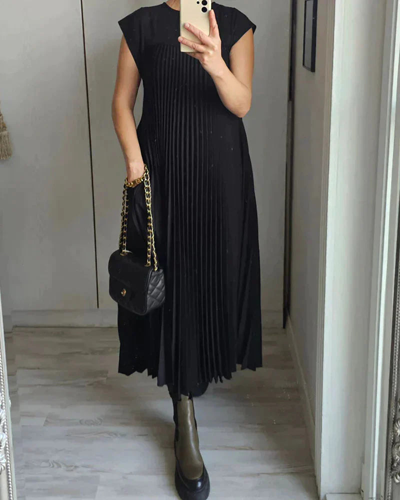 Carla® | Sleeveless dress with pleats