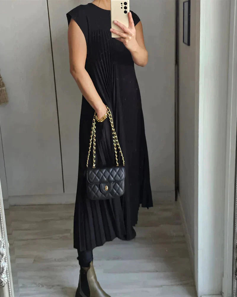 Carla® | Sleeveless dress with pleats