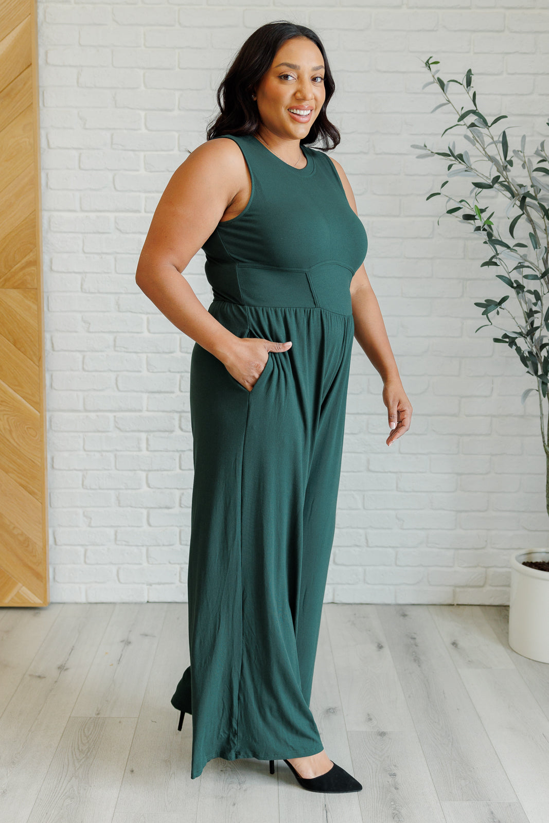 Angelica® | Wide leg jumpsuit in green