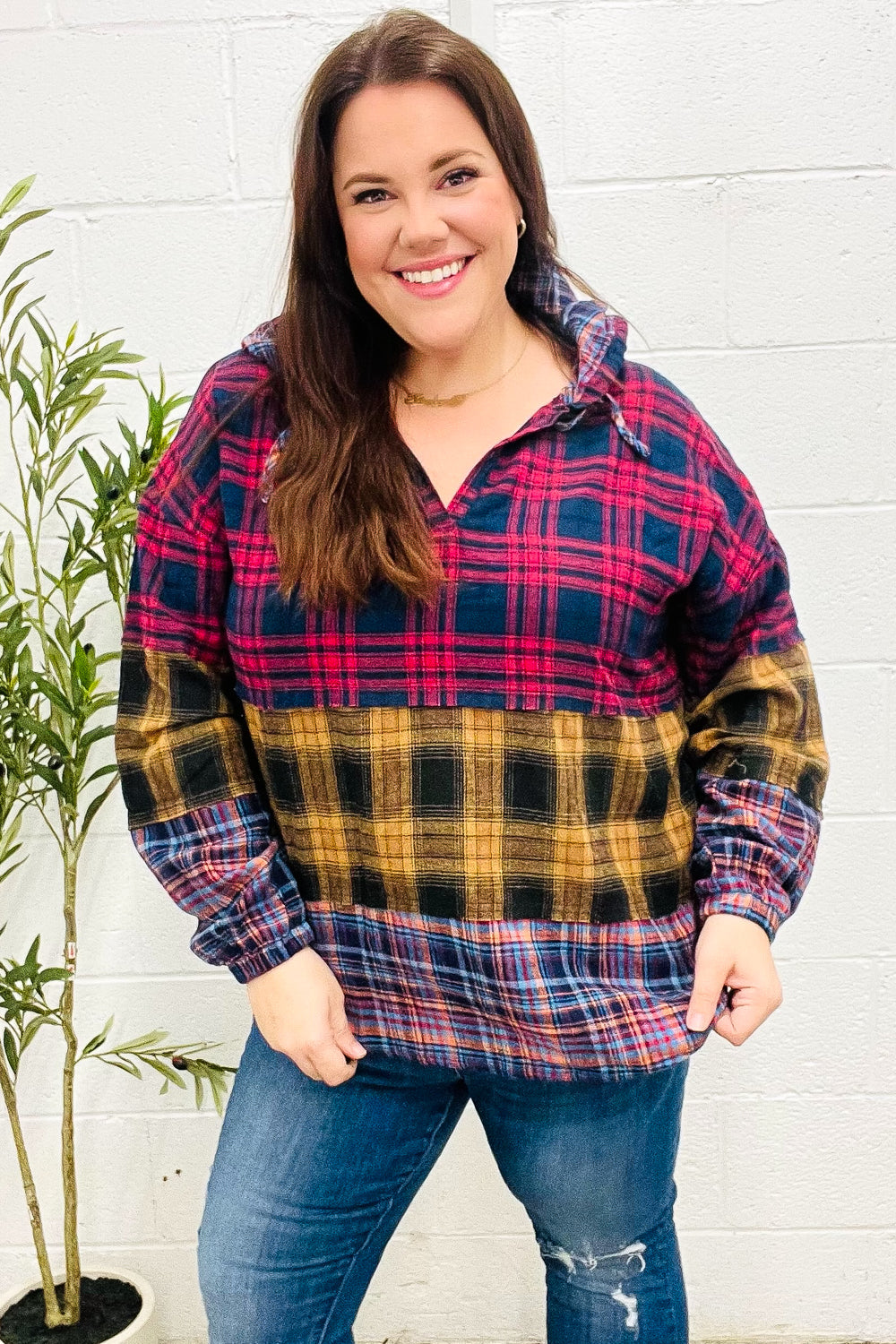 Brígida | Holiday-ready red and mustard check flannel hoodie with a notched neckline
