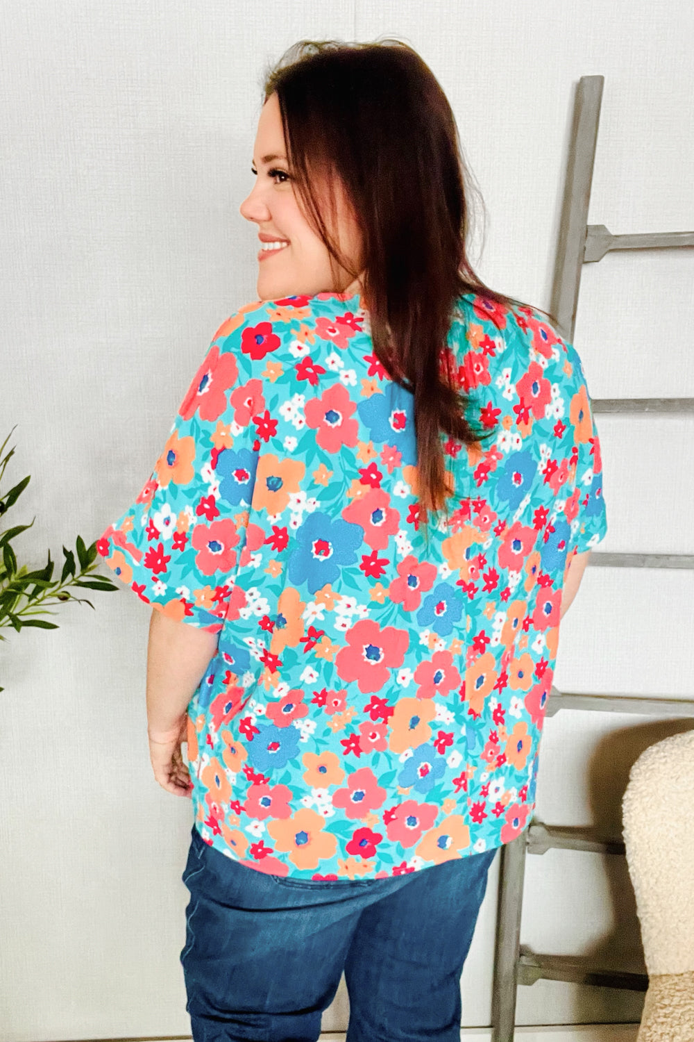 Aurelia® | Under Your Spell mint floral V neck flat top