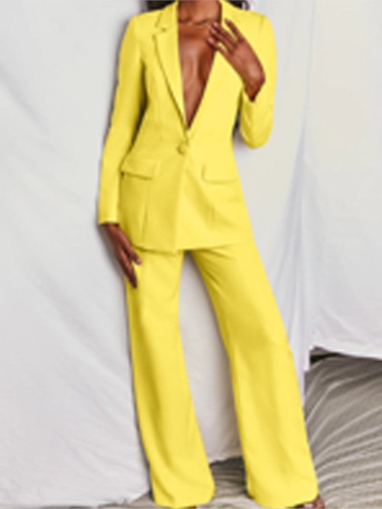 Argia® | Woman Business Suit Elegance For Any Meeting