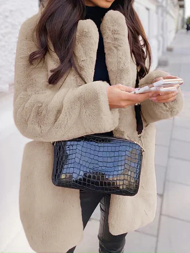 Women’s Teddy Coat – Oversized Fit – Plush Faux Fur – Mid-Length Minimalist Style