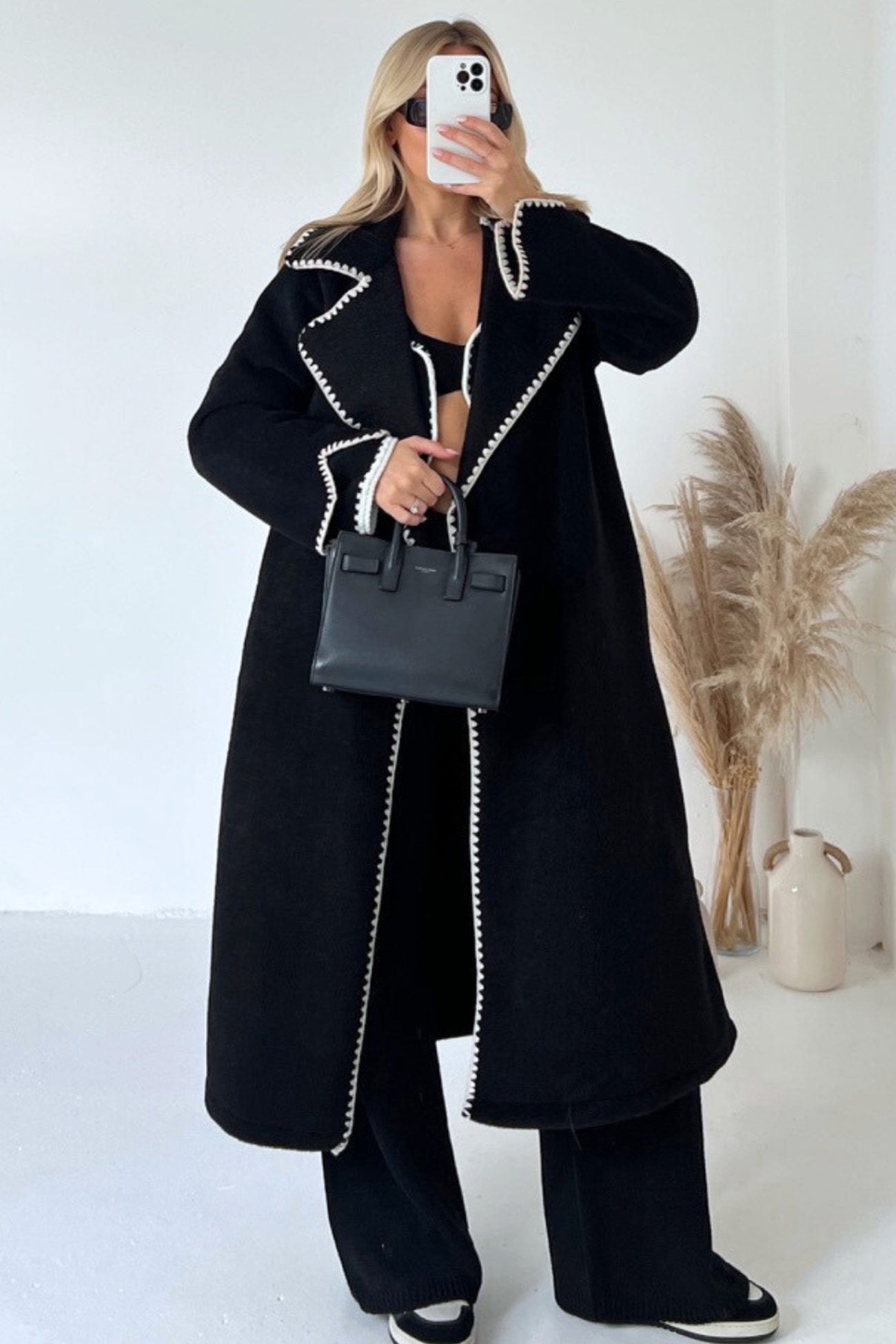 Cecilia® | Long coat with lapels and lace and open front