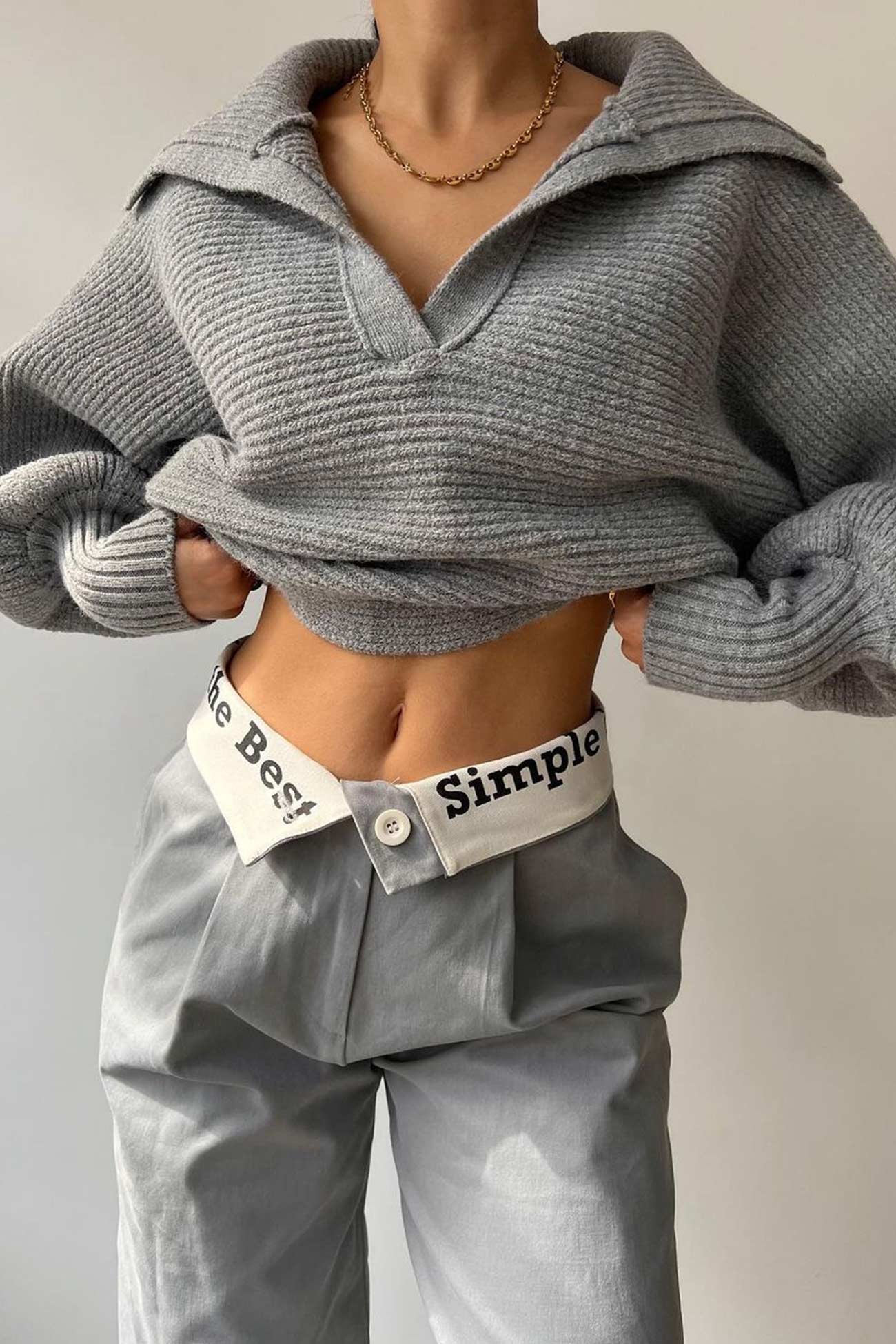 Carolina® | V-neck lapel sweater with puff sleeves