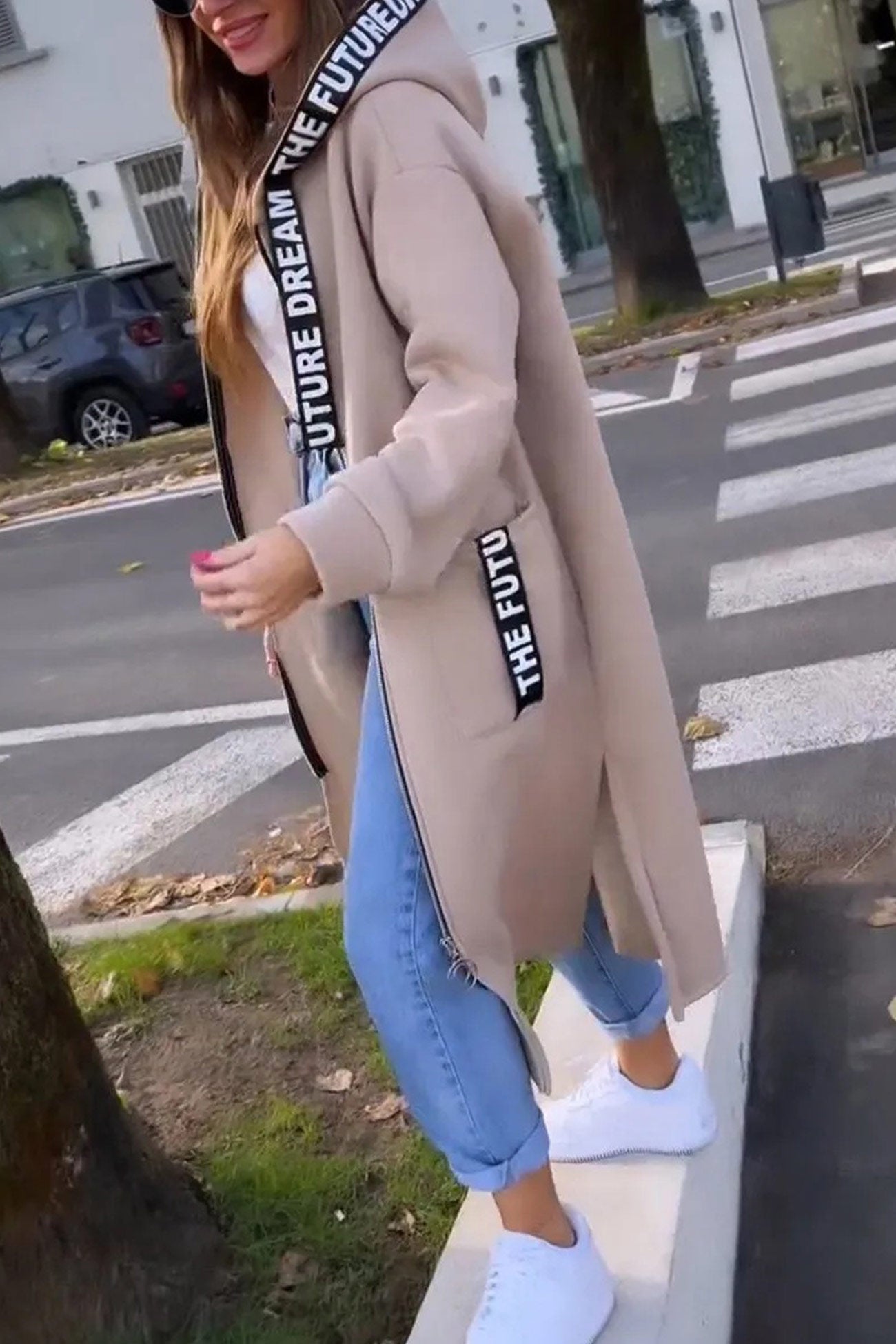Beatriz® | Long hoodie with letter drawstring and slit