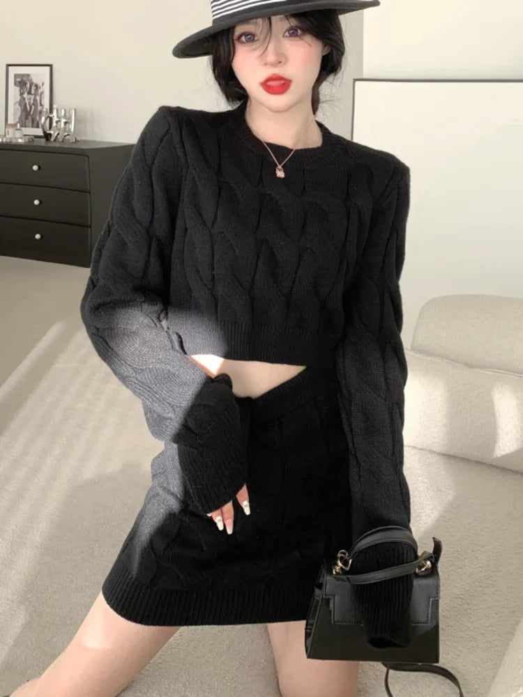 Brooklyn® | Elegant 2-piece set consisting of a knitted sweater and skirt