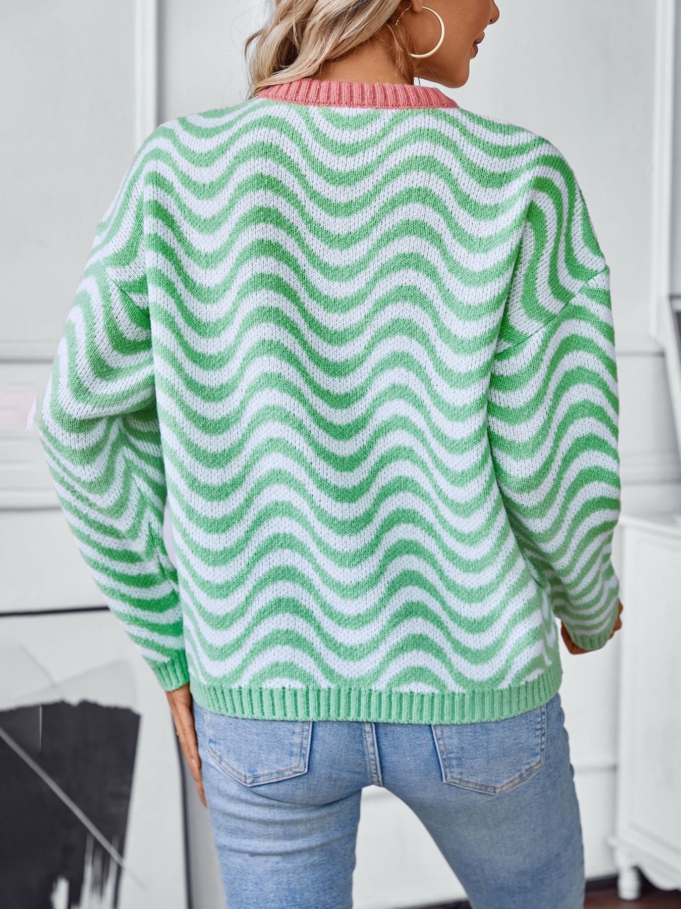 Dominique® | Sweater with a wavy knit pattern and contrast collar