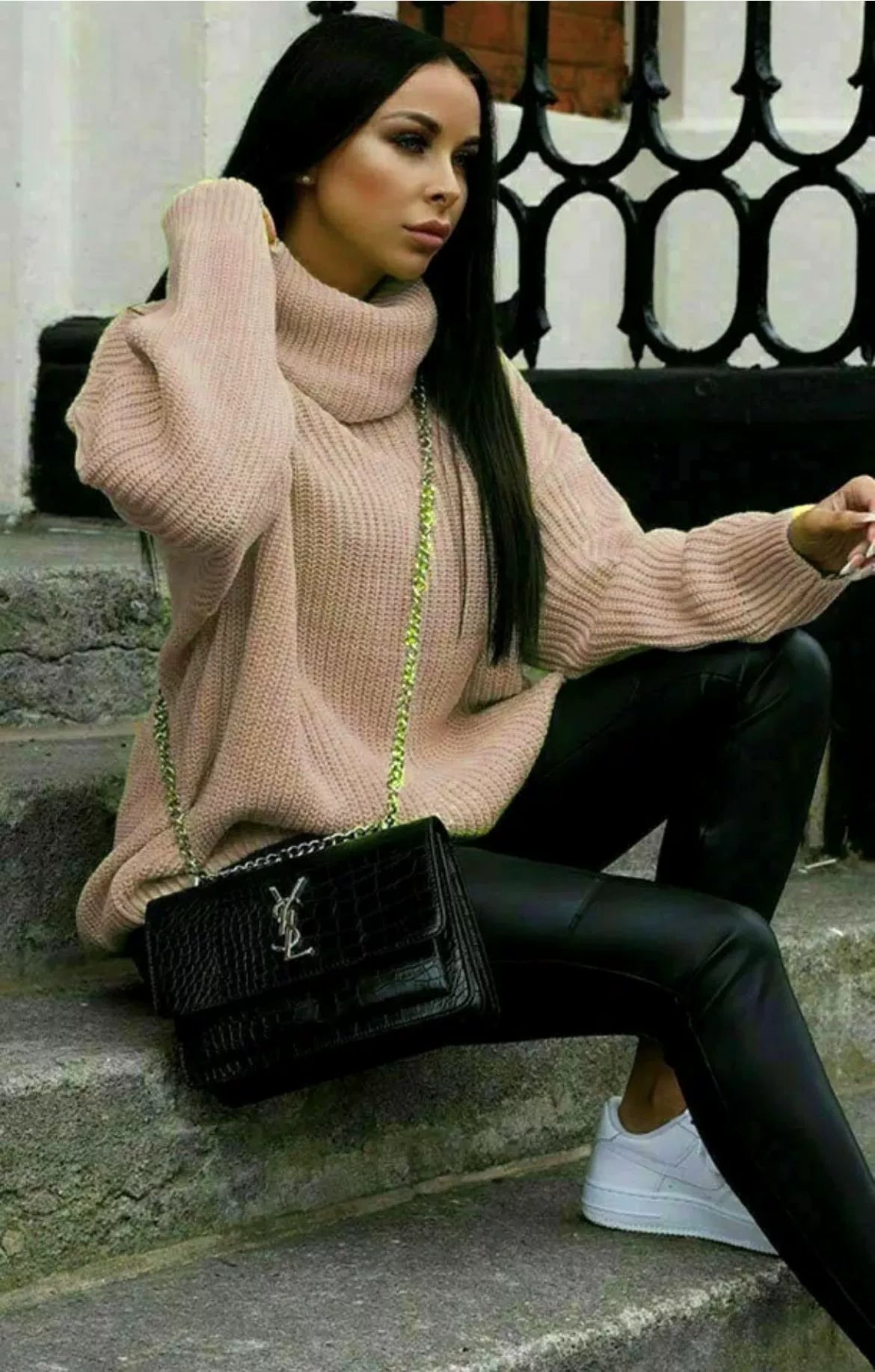 Women’s Knitted Sweater – Oversized Fit – Turtleneck – Ribbed Sleeve Casual Pullover