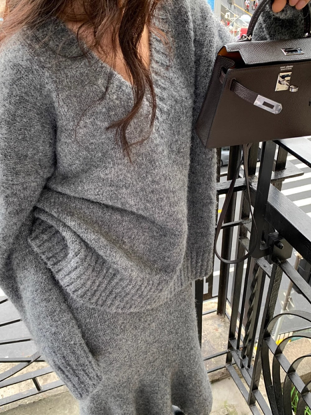 Morgan | Women's V-Neck Knit Sweater and Flare Midi Skirt Set