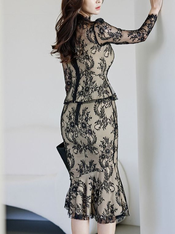 Women's Elegant Lace Dress - Long Sleeves - Vintage Floral Design