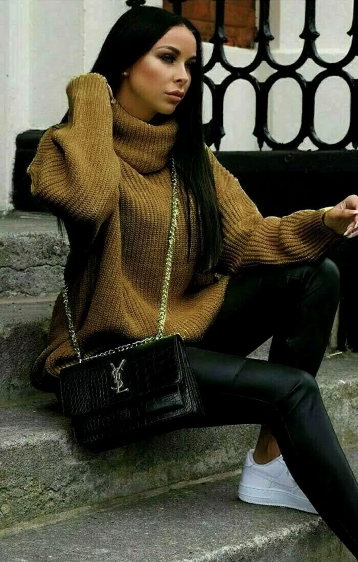 Women’s Knitted Sweater – Oversized Fit – Turtleneck – Ribbed Sleeve Casual Pullover