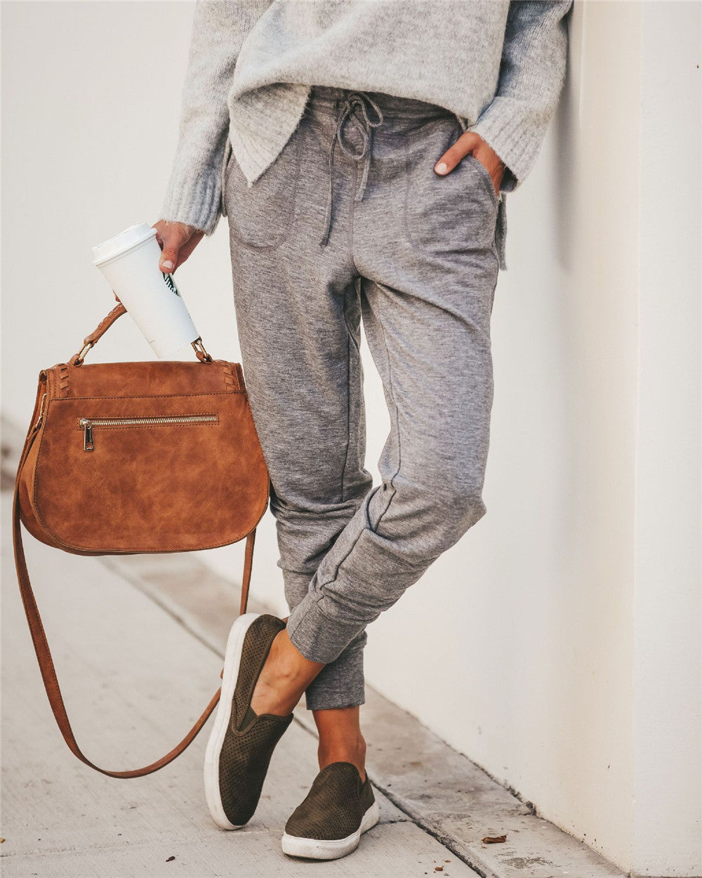 Women’s Jogger Pants – Relaxed Fit – Cotton Blend – Elastic Waist – Tapered Ankle – Pockets